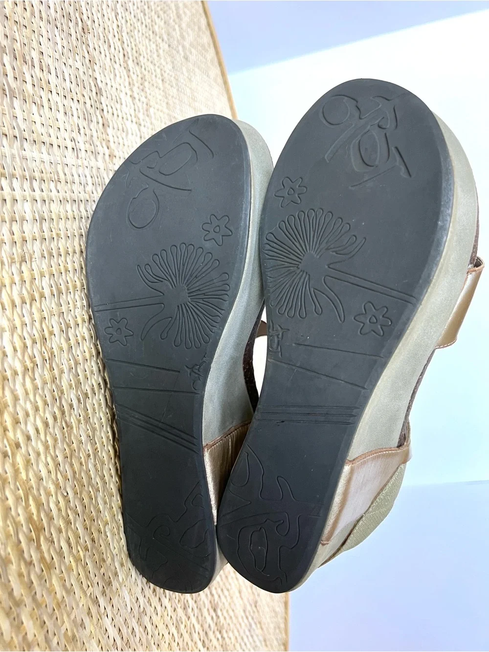 OTBT Bushnell wedge sandal metallic bronze platform sole leather/textile upper 9